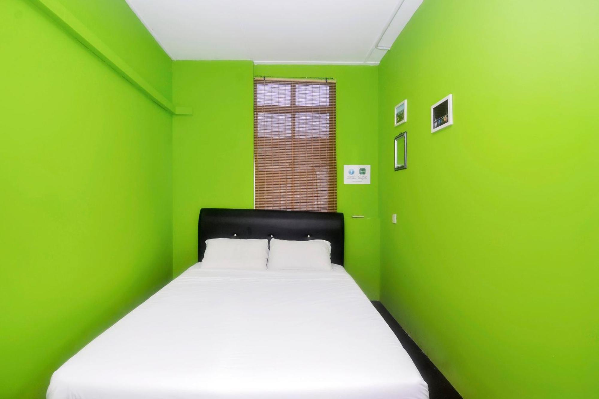 Spot On 89929 Tropical Lodge Kuching Bagian luar foto